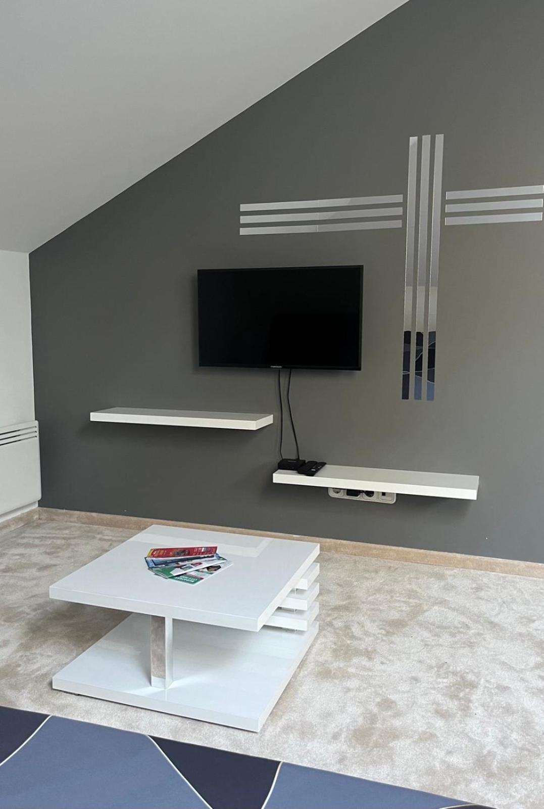 Chill Apartman บูดาคาลาสซ์ ภายนอก รูปภาพ