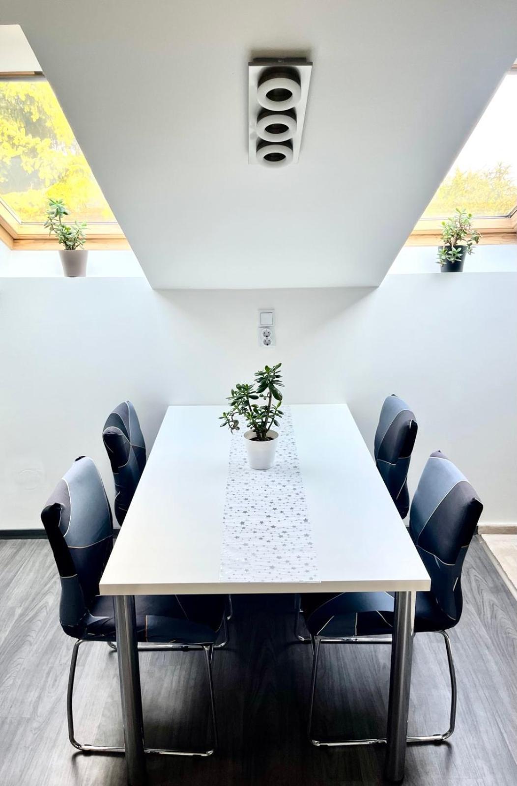 Chill Apartman บูดาคาลาสซ์ ภายนอก รูปภาพ